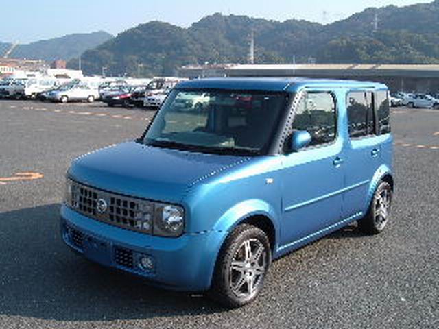 4 cars incl. 2003 Nissan Cube