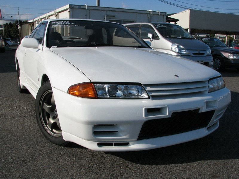 2 cars incl. 1993 Nissan Skyline GTR